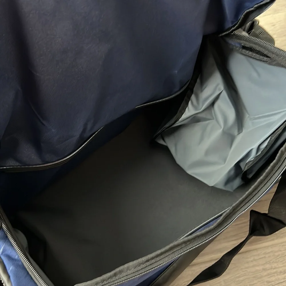 Nike Brasilia Duffel Bag - NEW - Picture 4 of 10